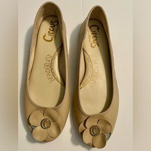 Circus by Sam Edelman Beige Floral Loafers